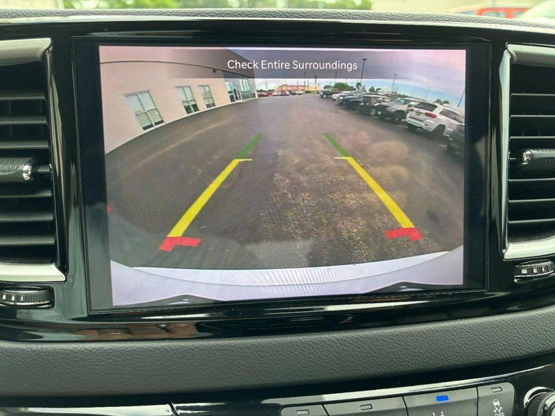 Used 2024 Chrysler Pacifica Touring-L FWD image 24
