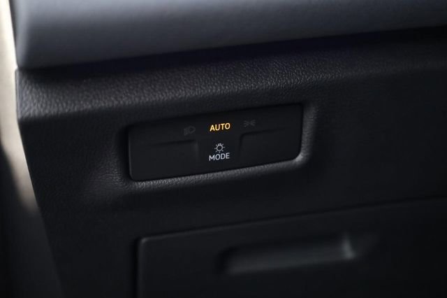 New 2026 Volkswagen Tiguan SE image 13