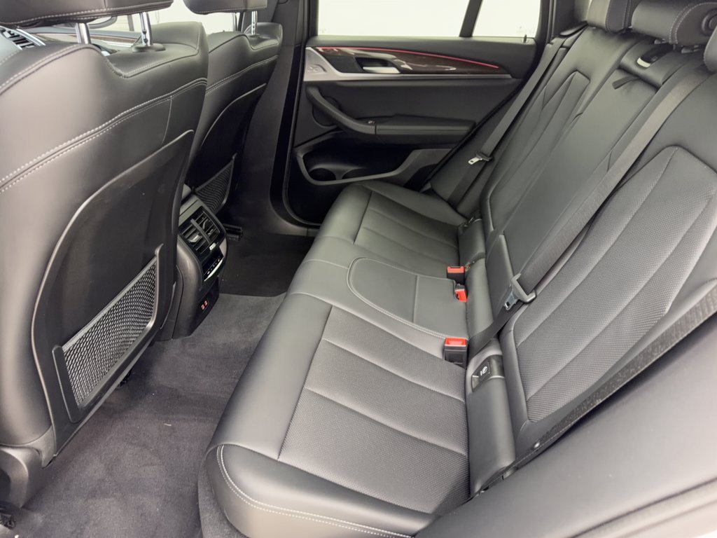Used 2024 BMW X4 xDrive30i AWD/4WD image 25