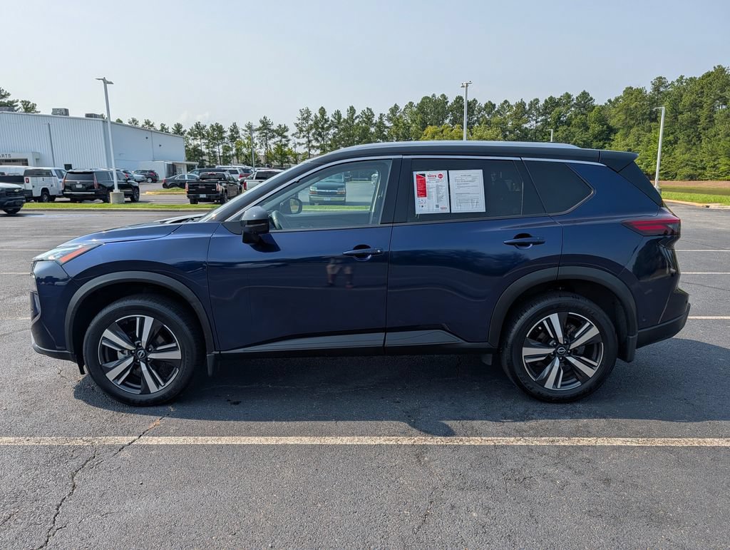 Used 2024 Nissan Rogue SL AWD/4WD image 25
