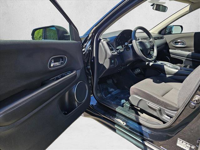 Used 2017 Honda HR-V EX image 19