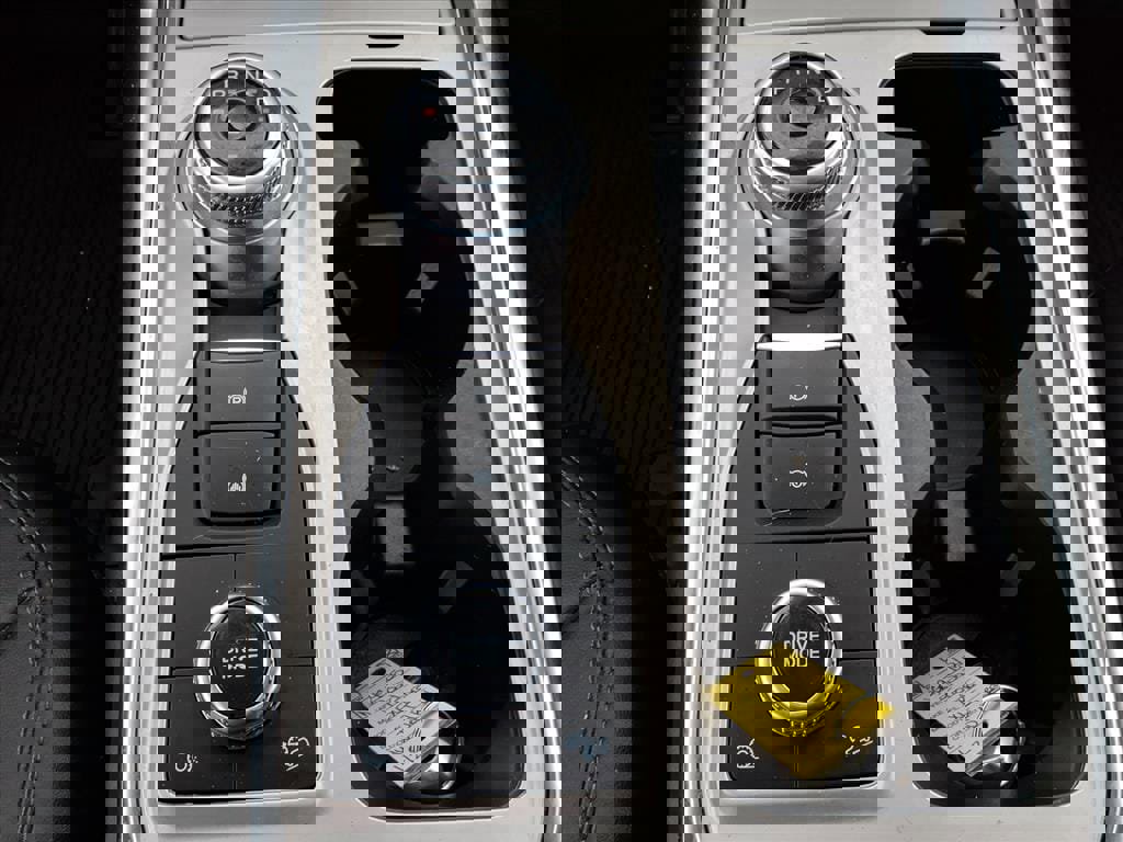 Certified 2022 Ford Explorer XLT w/ Equipment Group 202A image 17