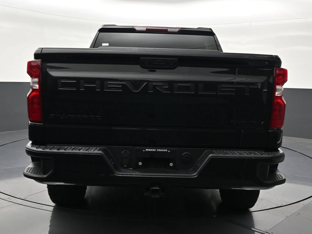 Used 2023 Chevrolet Silverado 1500 Custom Trail Boss w/ LPO, Dark Essentials Package AWD/4WD image 4
