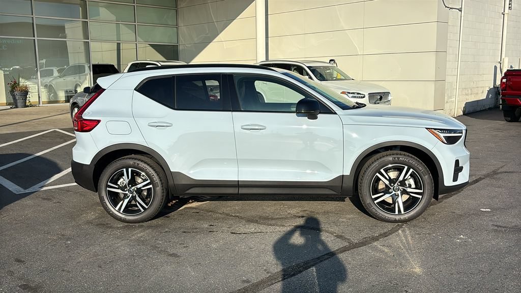 New 2026 Volvo XC40 B5 Core w/ Protection Package Premier AWD/4WD image 29
