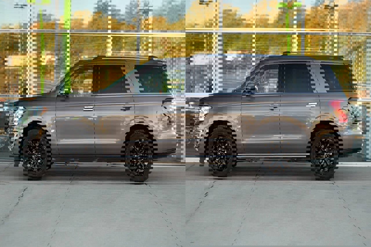 Used 2019 Ford Expedition Limited w/ Equipment Group 301A image 5