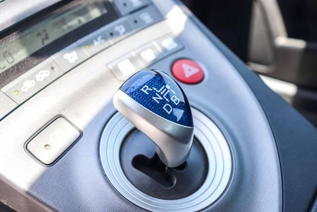 Used 2015 Toyota Prius Three w/ Preferred Accessory Package FWD image 19
