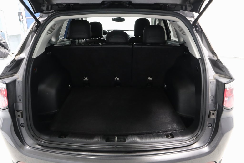 Used 2017 Jeep Compass Latitude w/ Cold Weather Group image 14