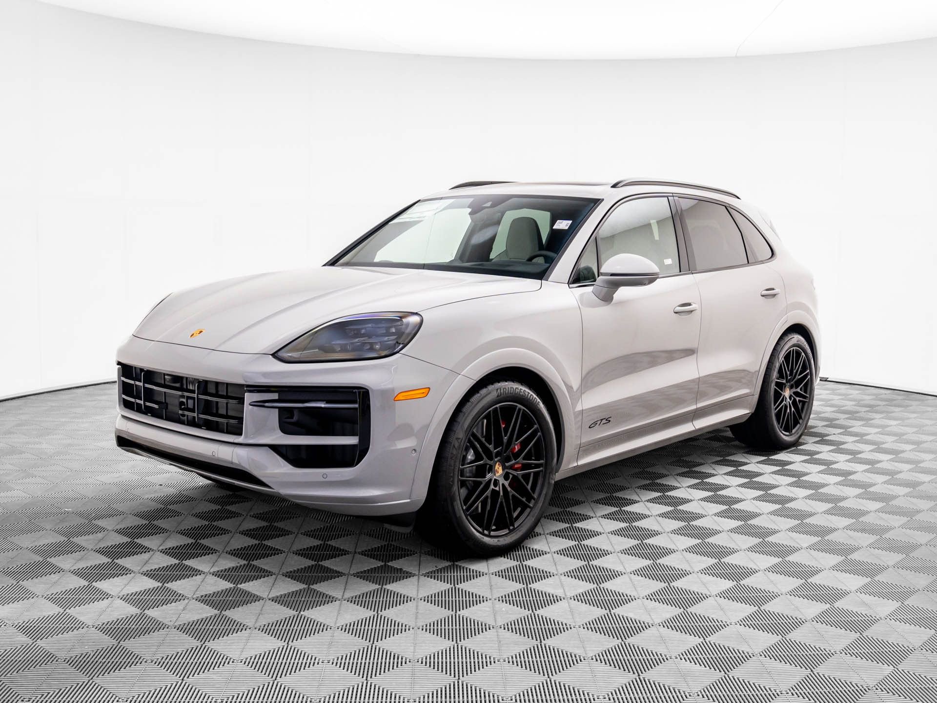 New 2026 Porsche Cayenne GTS image 1