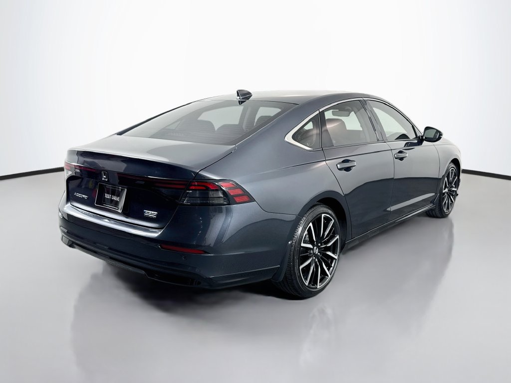 Used 2025 Honda Accord Touring image 9