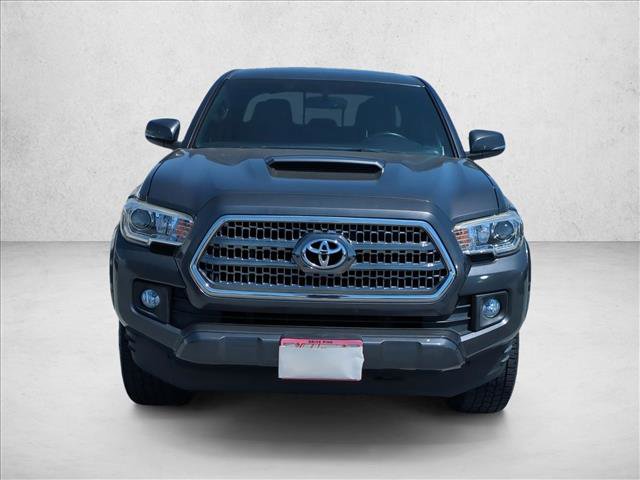 Used 2017 Toyota Tacoma TRD Sport RWD image 2