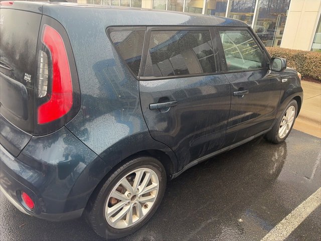 Used 2017 Kia Soul + image 8