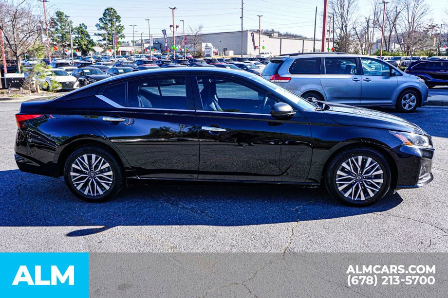 Used 2024 Nissan Altima 2.5 SV image 9