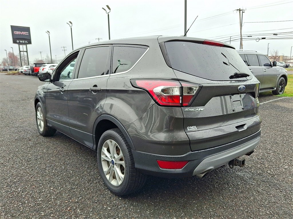 Used 2017 Ford Escape SE image 5