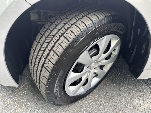 Used 2022 Toyota Corolla LE FWD image 31