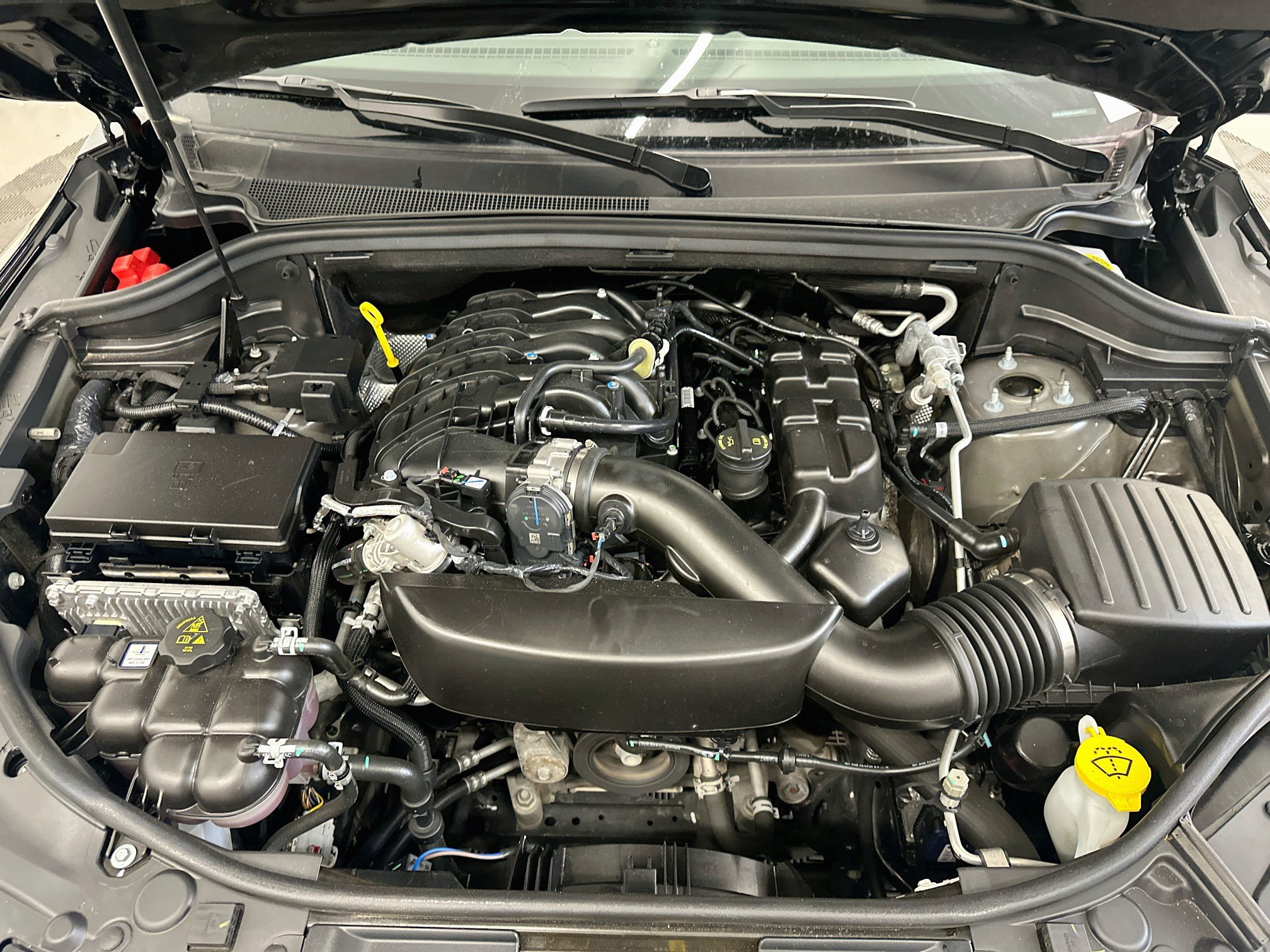Used 2025 Dodge Durango GT AWD/4WD image 35