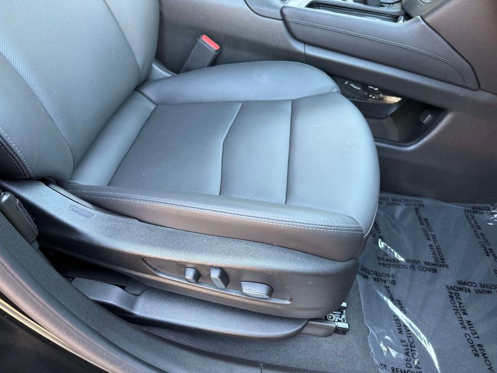 Used 2025 Cadillac XT5 Premium Luxury w/ Technology Package AWD/4WD image 15