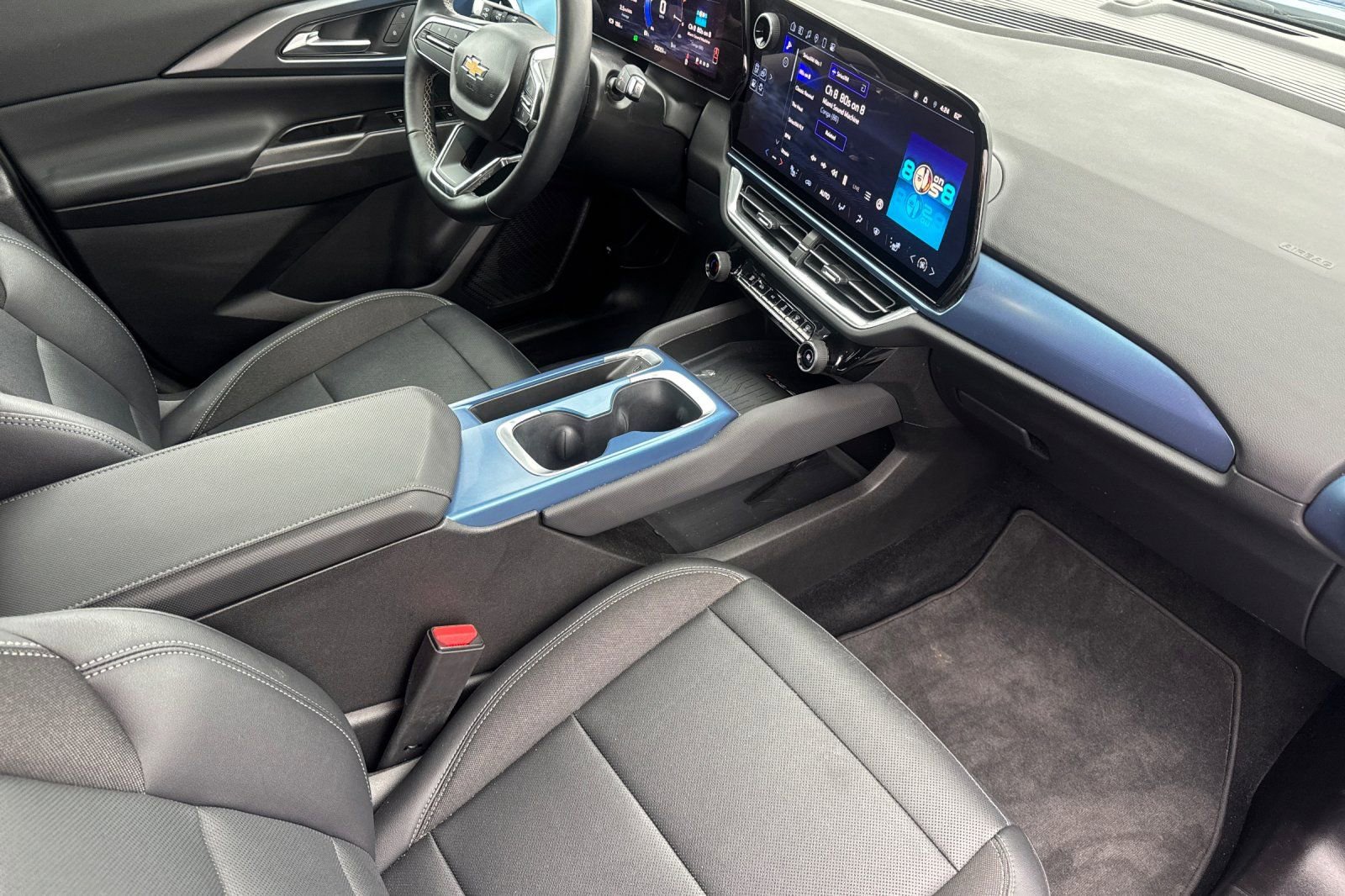 Used 2025 Chevrolet Equinox EV LT w/ Convenience Package FWD image 20