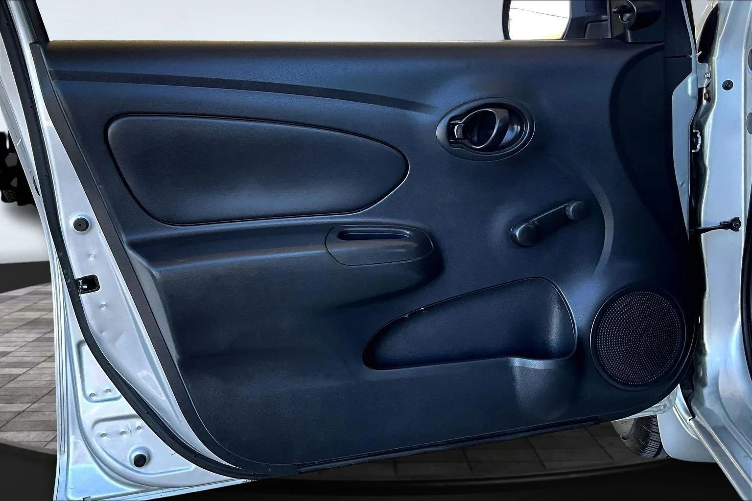 Used 2013 Nissan Versa S Plus image 14