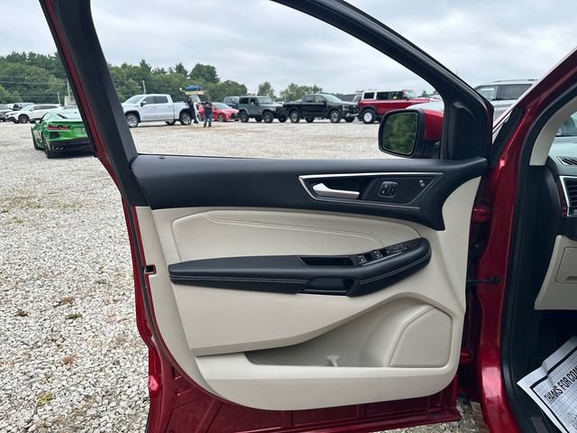 Used 2020 Ford Edge Titanium w/ Equipment Group 301A AWD/4WD image 26