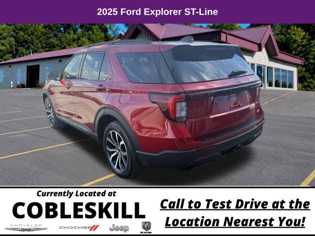 Used 2025 Ford Explorer ST-Line AWD/4WD image 5