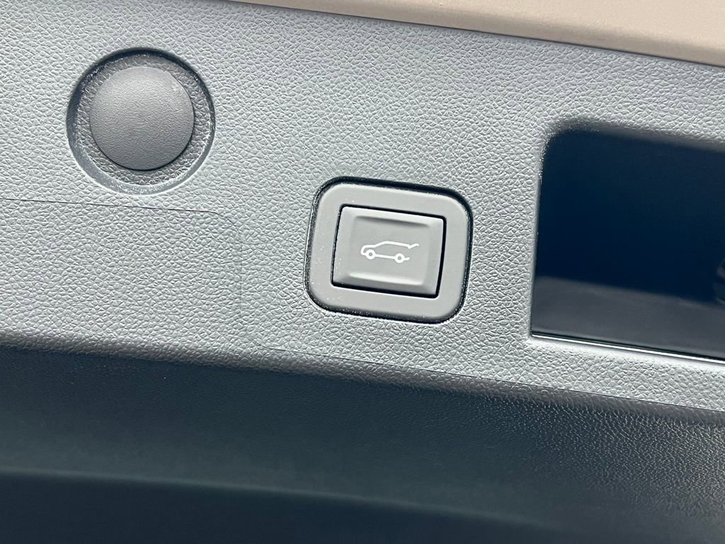 New 2026 GMC Terrain AT4 w/ Convenience Package III image 38