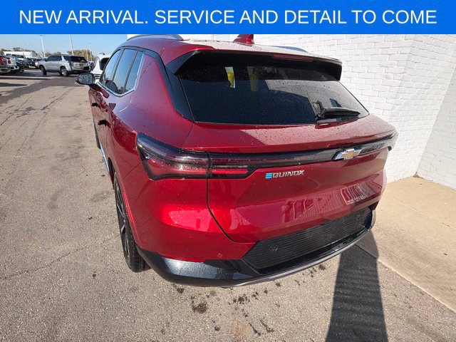 Used 2024 Chevrolet Equinox EV LT w/ LPO, All-Weather Mat Package FWD image 10
