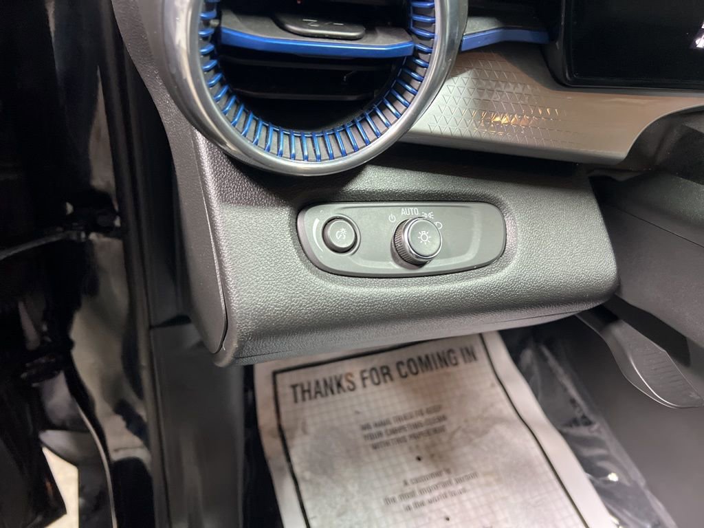 Used 2025 Chevrolet Trax LT image 22