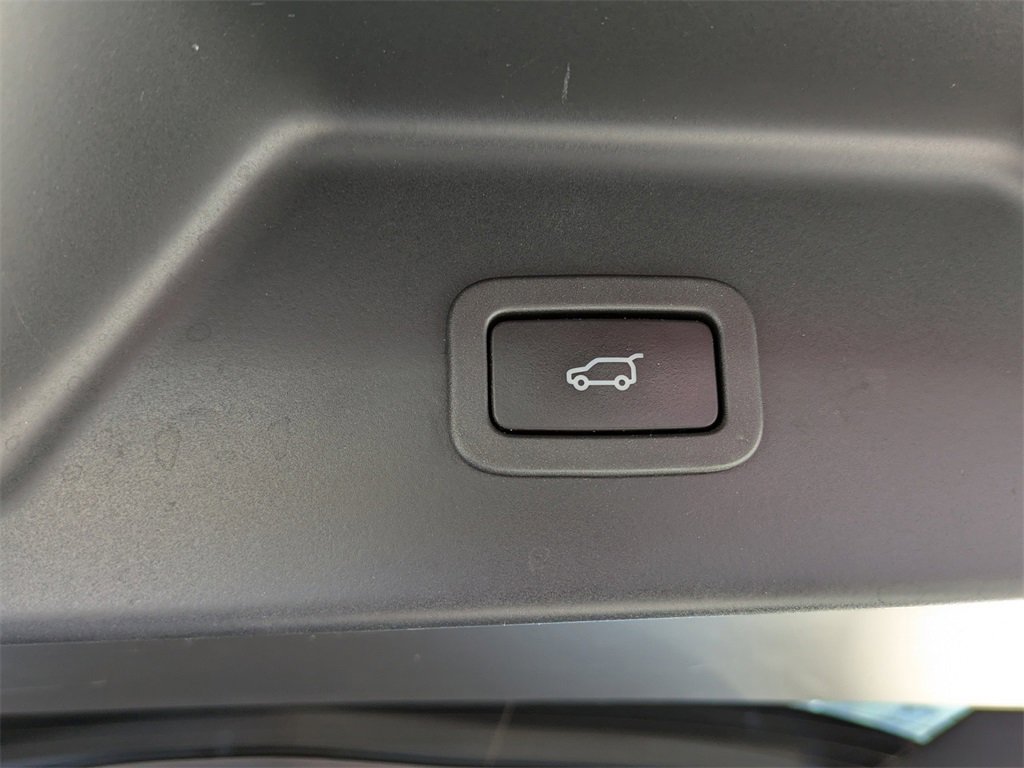 Used 2020 Land Rover Range Rover HSE image 15