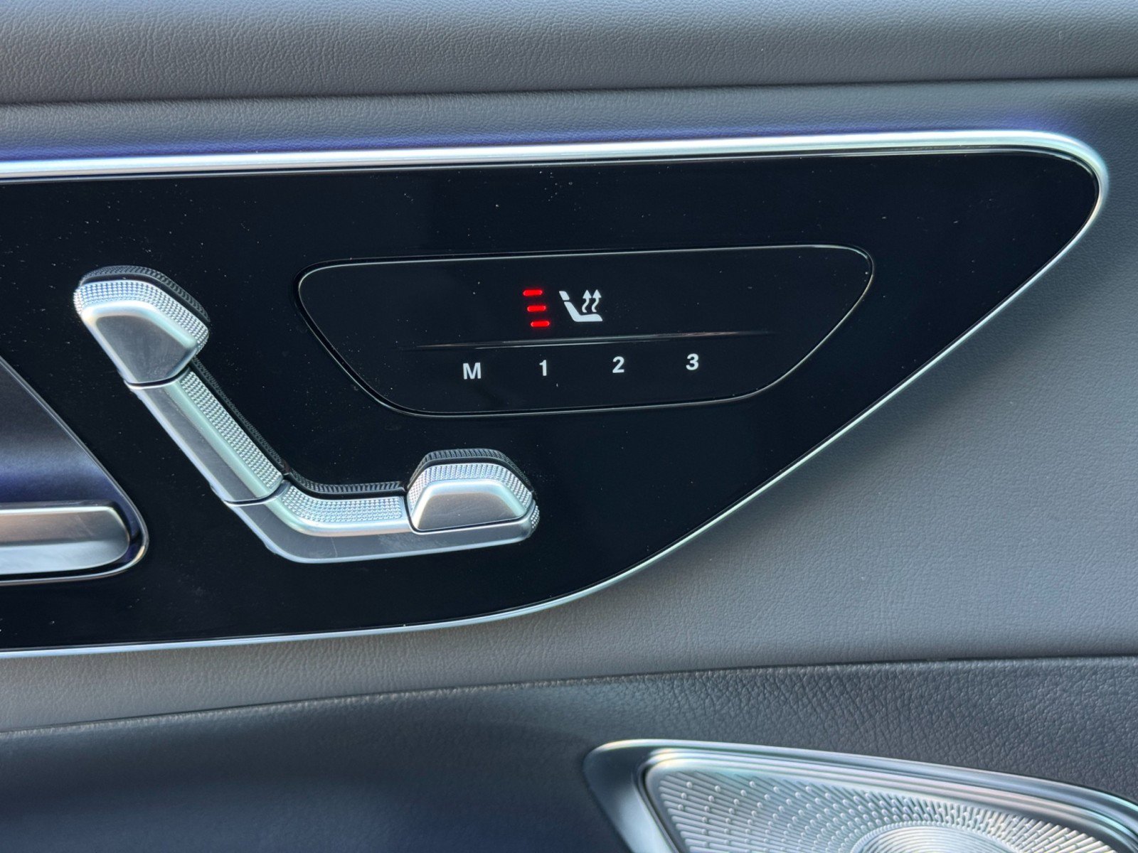 Used 2025 Mercedes-Benz GLC 63 AMG S w/ Driver Assistance Package image 19