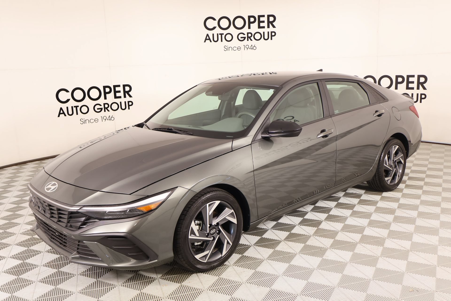 Certified 2025 Hyundai Elantra Sport FWD image 9