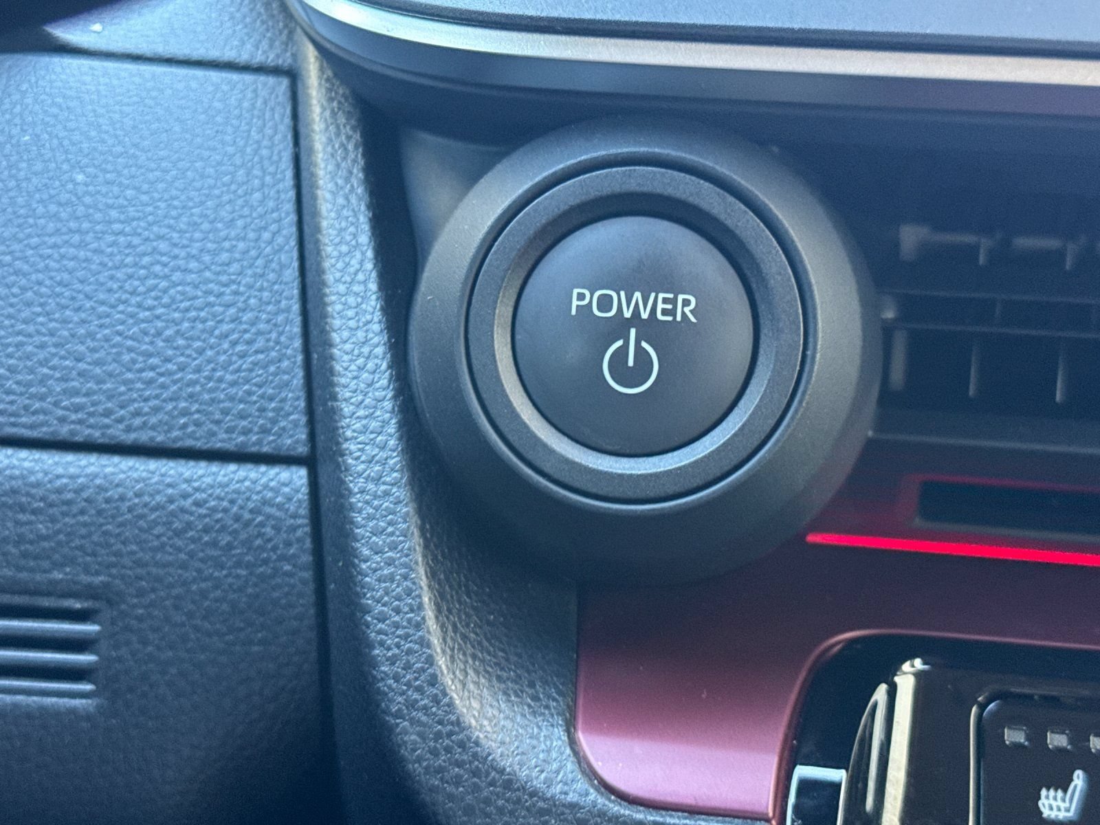Used 2025 Toyota Prius Plug-In Hybrid FWD image 23