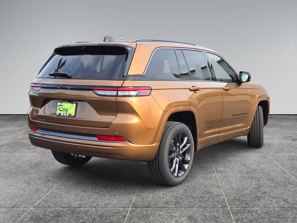 New 2026 Jeep Grand Cherokee Limited AWD/4WD image 4