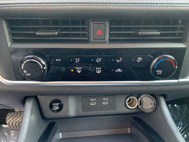 Used 2024 Nissan Rogue S image 28