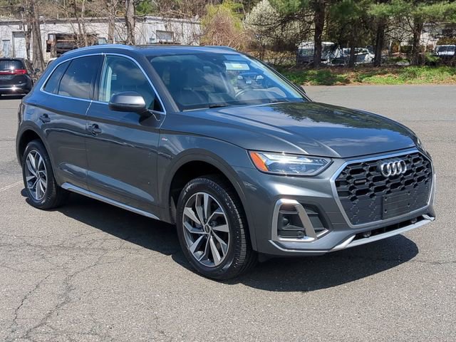 Used 2022 Audi Q5 2.0T Premium w/ Convenience Package AWD/4WD image 3