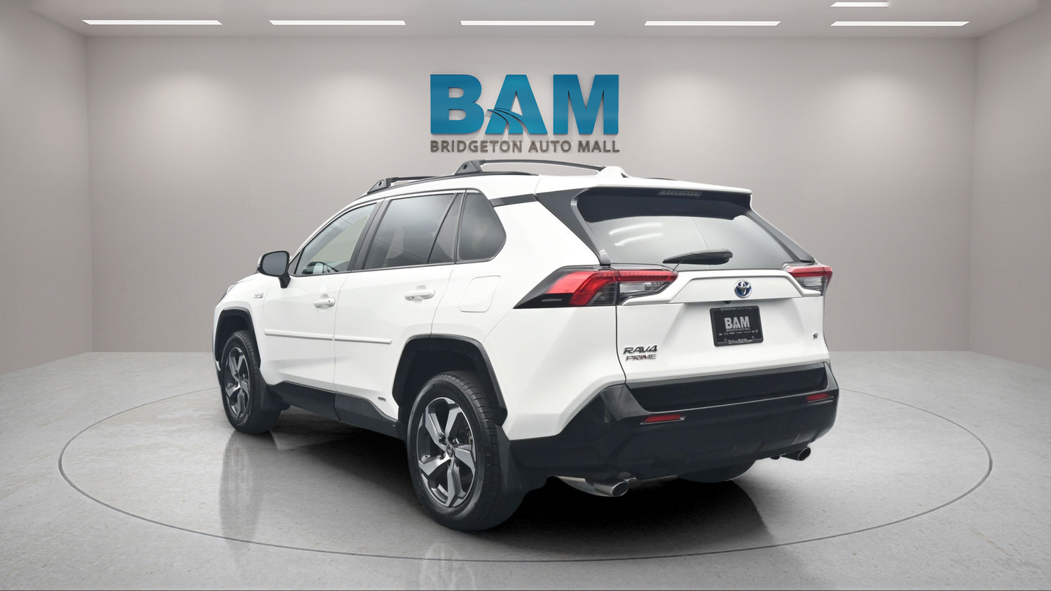 Used 2023 Toyota RAV4 SE w/ Weather & Moonroof Package AWD/4WD image 5
