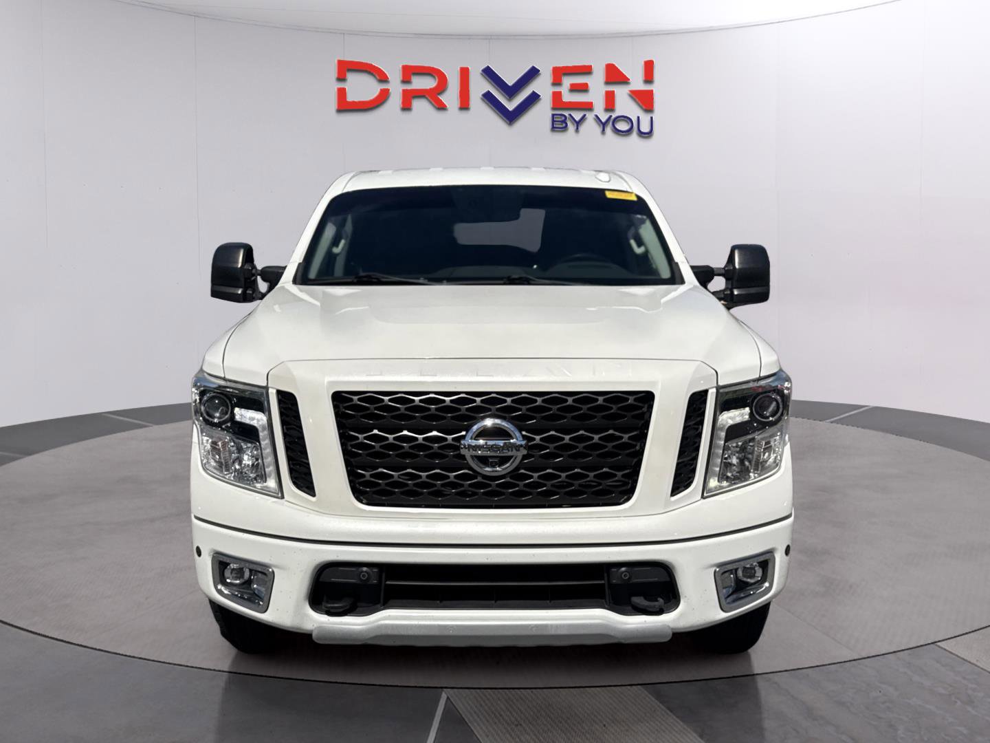 Used 2018 Nissan Titan PRO-4X w/ Pro-4x Convenience Package AWD/4WD image 9