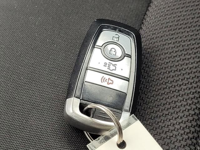 Used 2020 Ford Fusion SE FWD image 30
