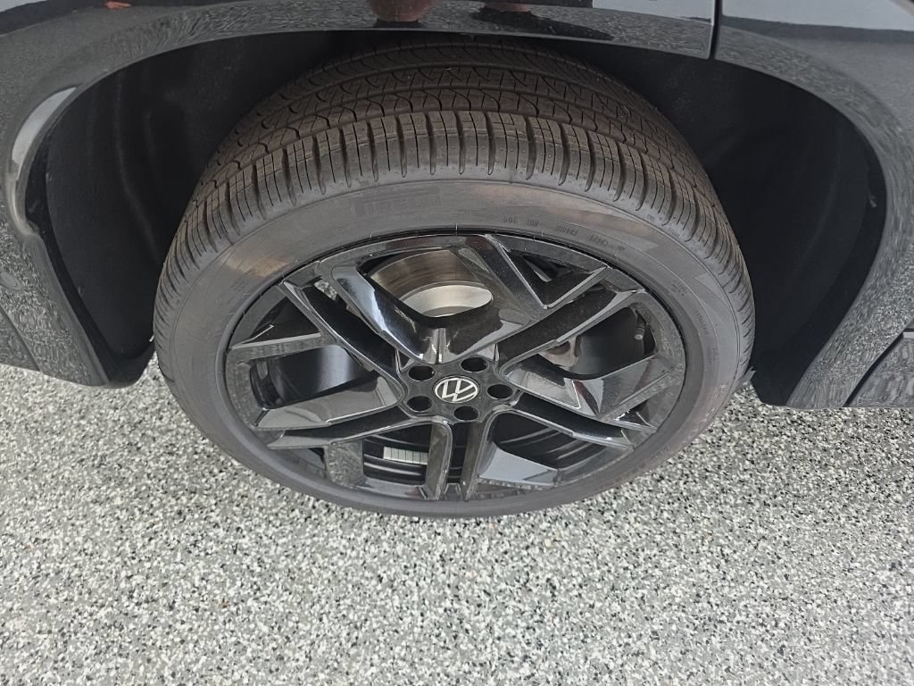 New 2026 Volkswagen Tiguan SE R-Line AWD/4WD image 13