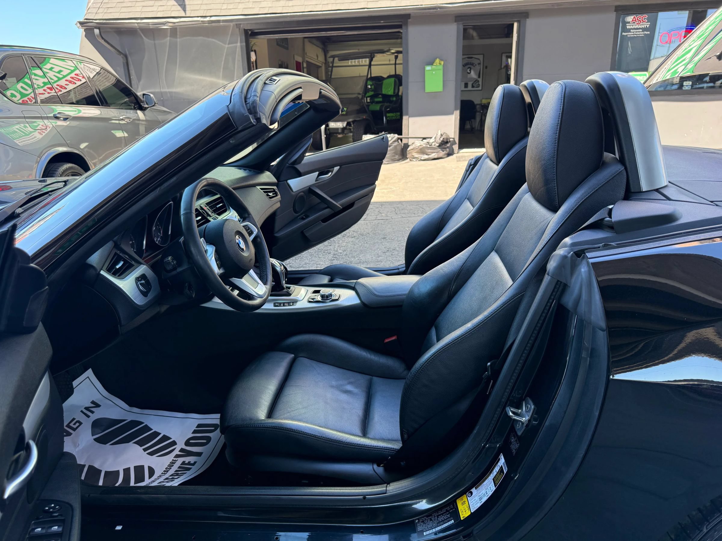 Used 2011 BMW Z4 sDrive35i RWD image 8
