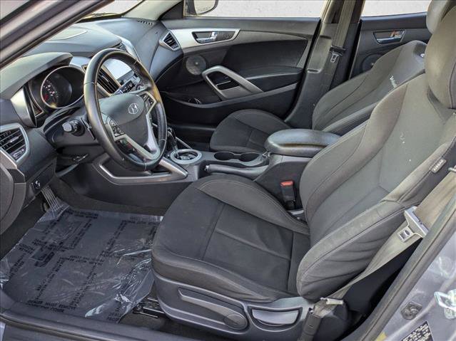 Used 2017 Hyundai Veloster image 16
