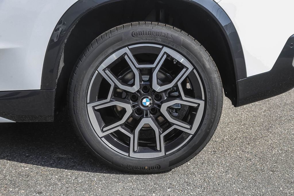 New 2026 BMW X1 xDrive28i w/ Technology Package AWD/4WD image 8