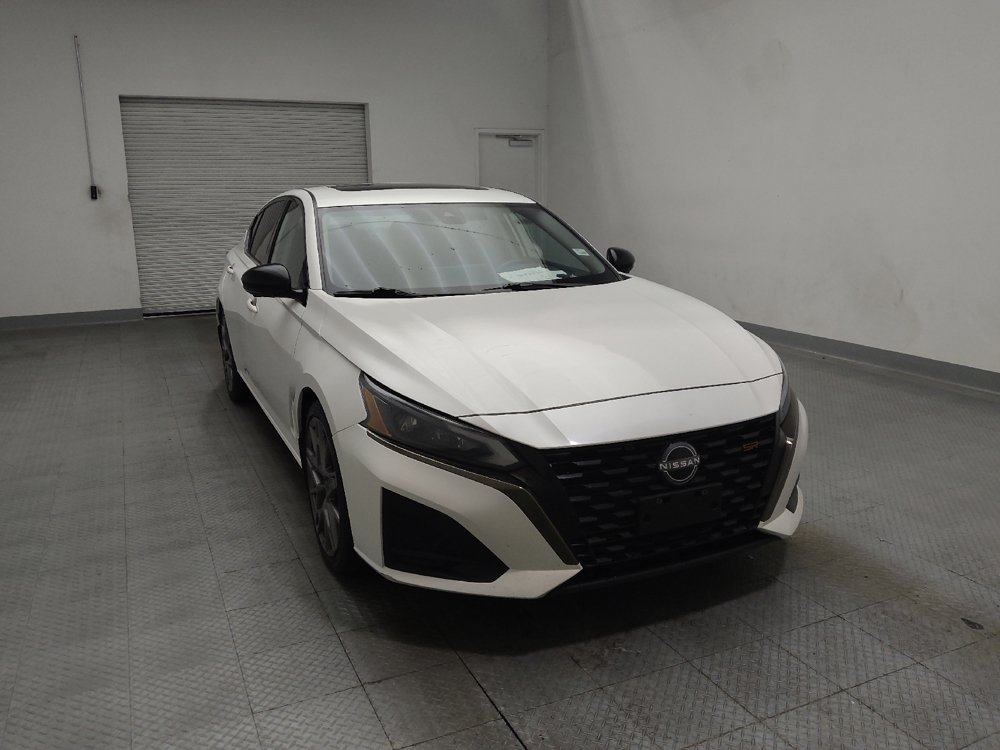 Used 2023 Nissan Altima 2.0 SR FWD image 14
