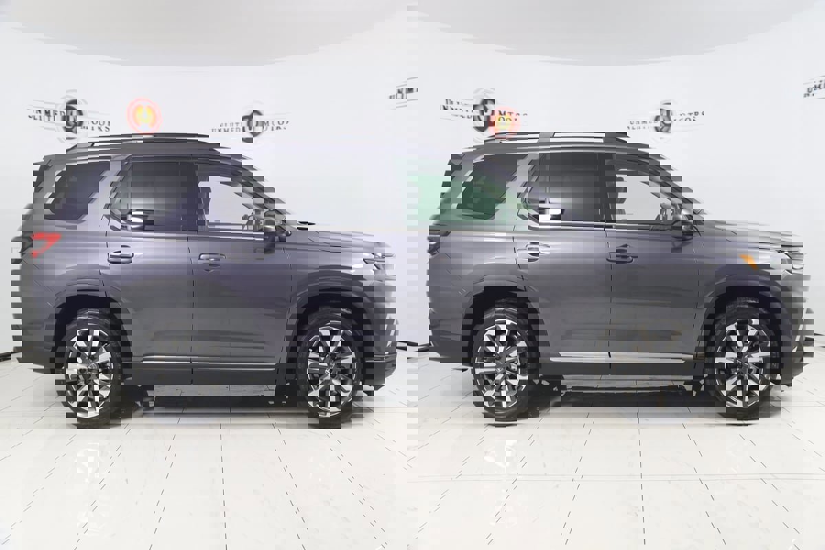 Used 2023 Honda Pilot Elite image 2