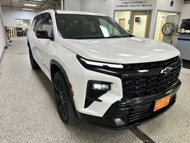 Used 2024 Chevrolet Traverse RS image 4