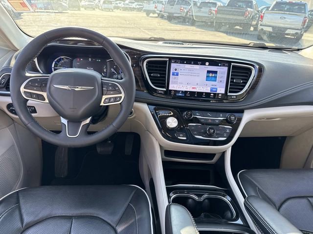 Used 2023 Chrysler Pacifica Limited image 15