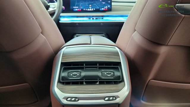 Used 2023 BMW 760i xDrive AWD/4WD image 52