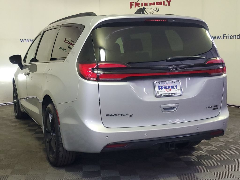 Used 2024 Chrysler Pacifica Limited w/ S Appearance Package AWD/4WD image 4