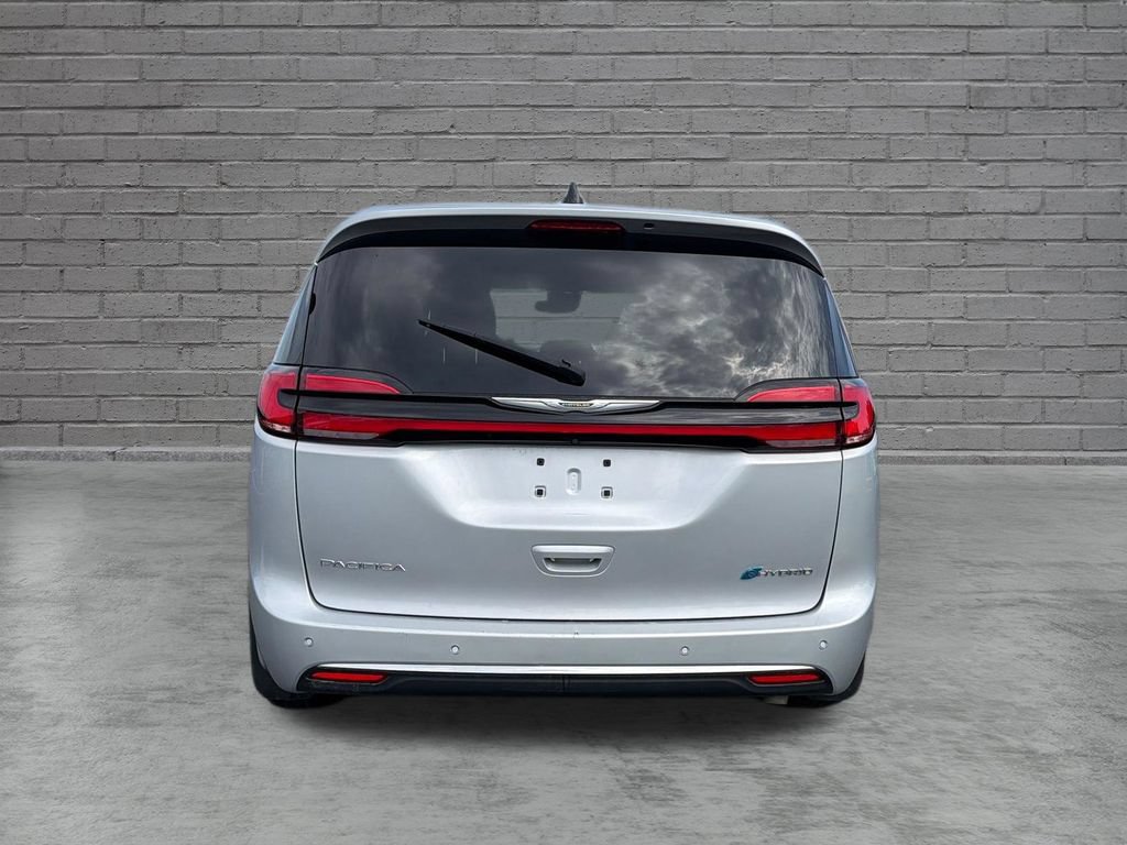 Used 2023 Chrysler Pacifica Limited FWD image 4