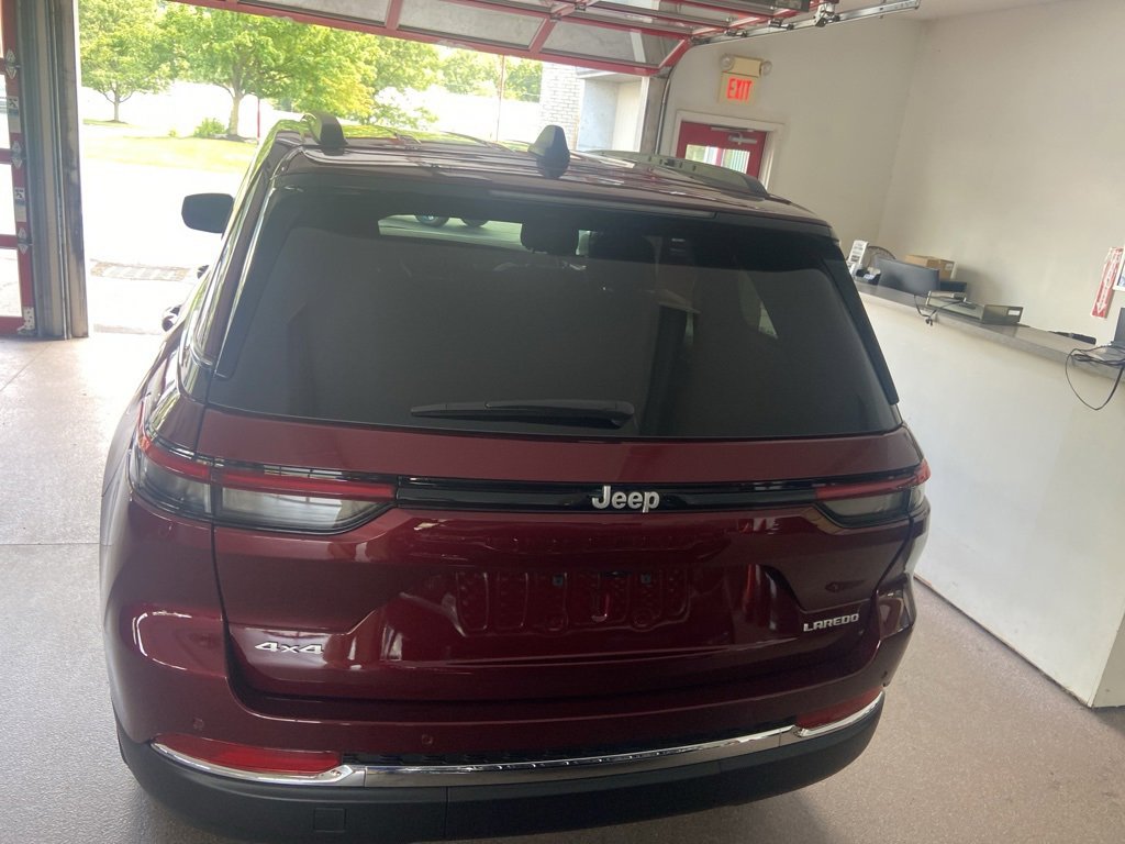 New 2025 Jeep Grand Cherokee Laredo X image 10