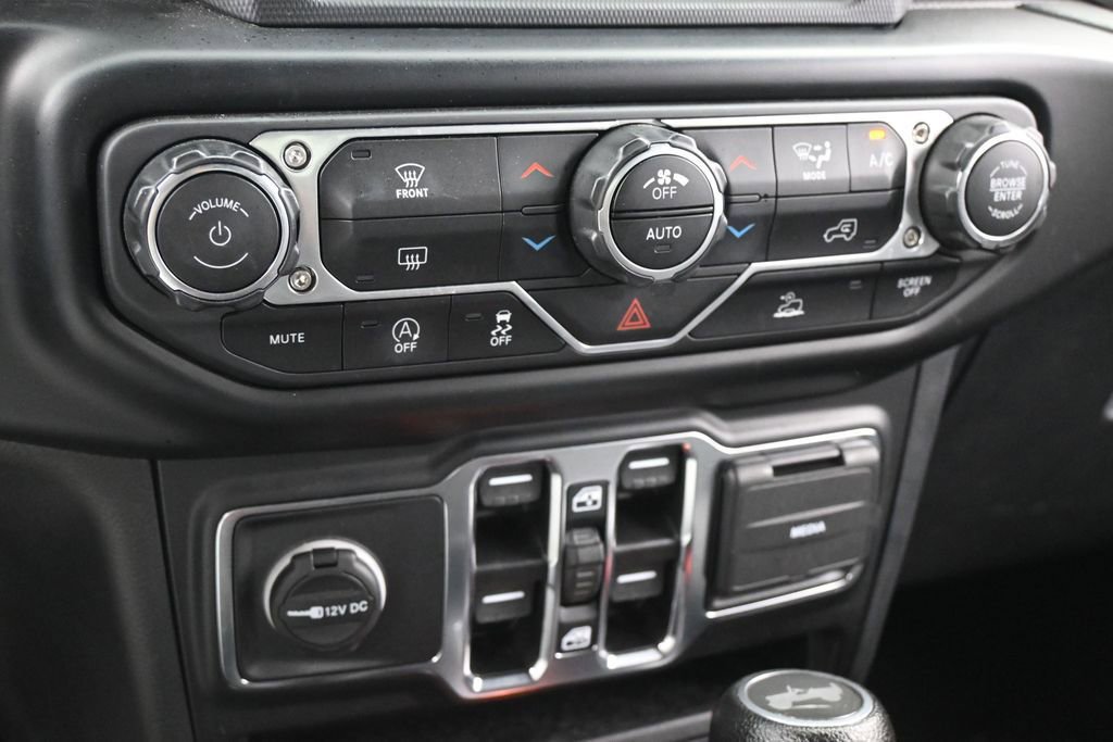 Used 2022 Jeep Wrangler Unlimited Sahara AWD/4WD image 20